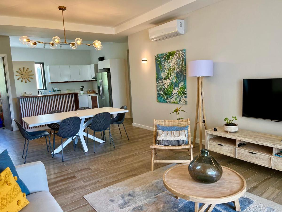 Tropical Beachfront Apartment Belle Mare
