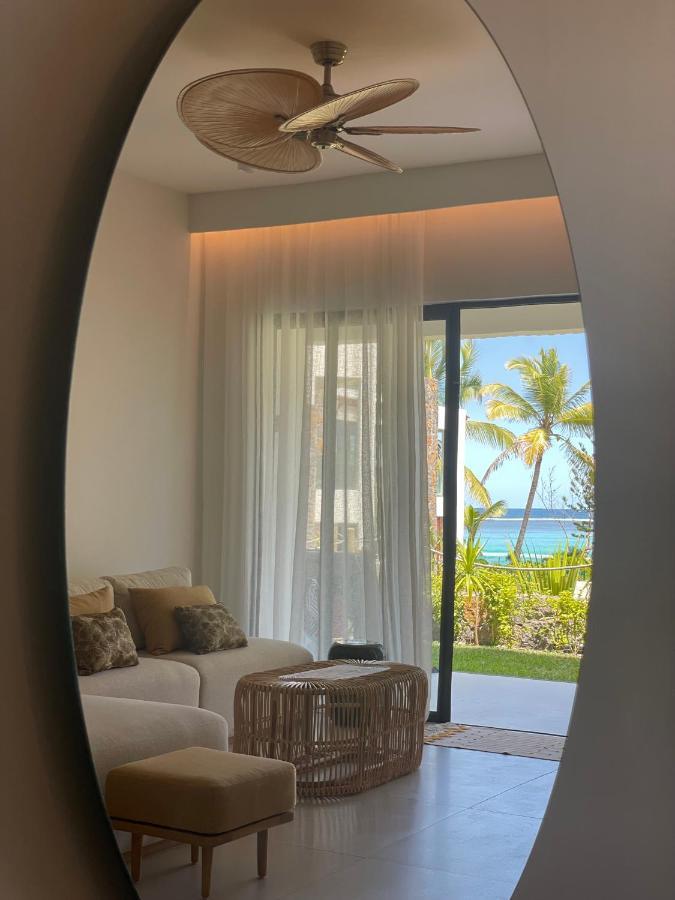 Exclusive Beachfront Apartment *