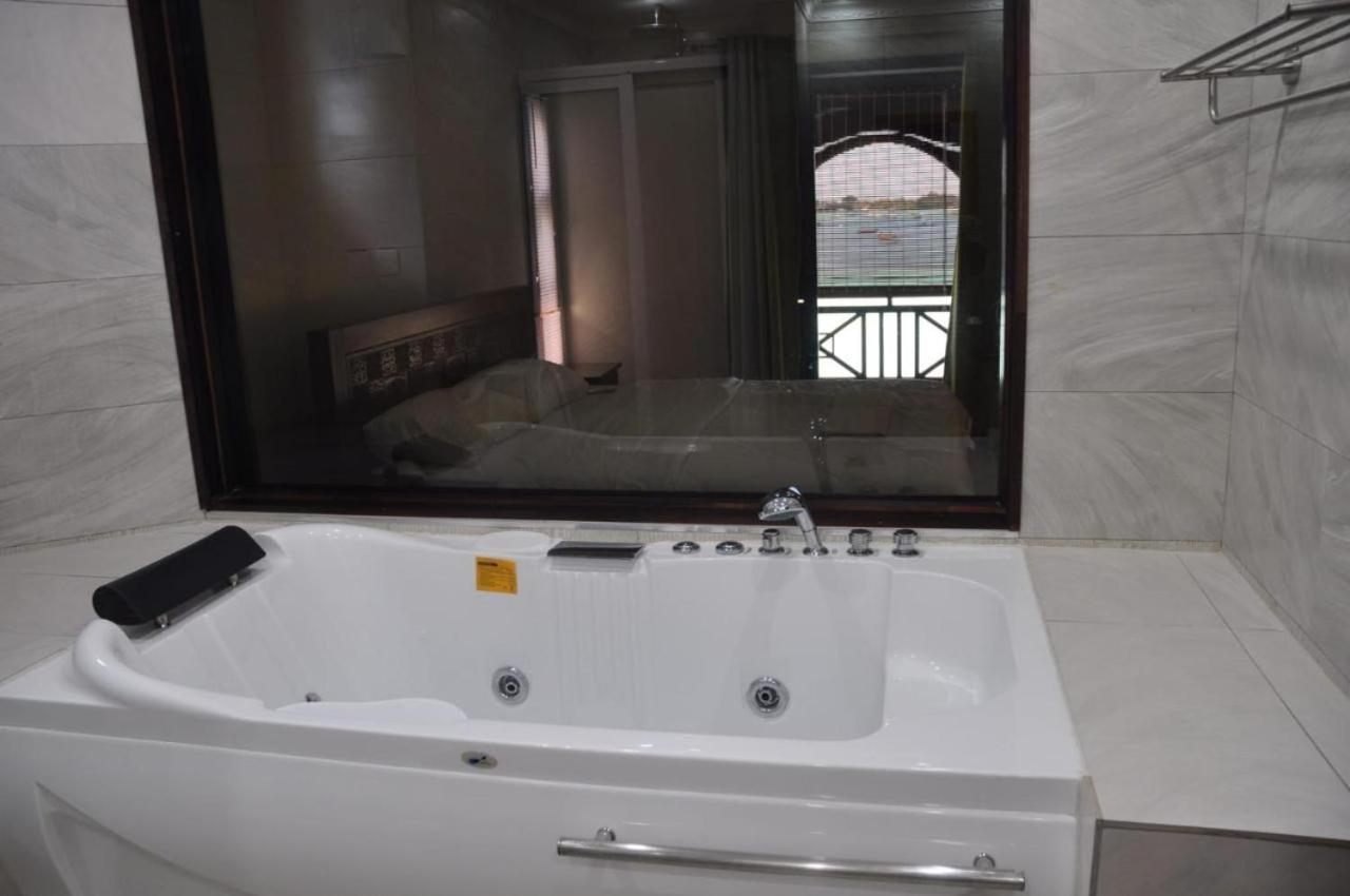 Sunset Boulevard, Apartment Grand Baie
