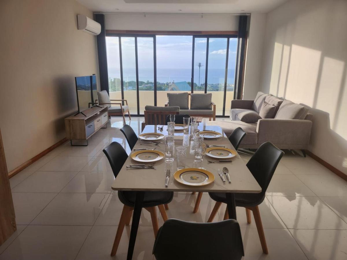 Seaview Luxury Apartment *