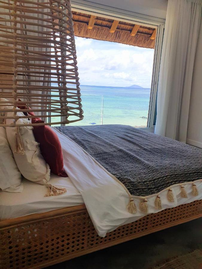 Luxury Beachfront With Private Pool - Jolly's Rock Holiday home *