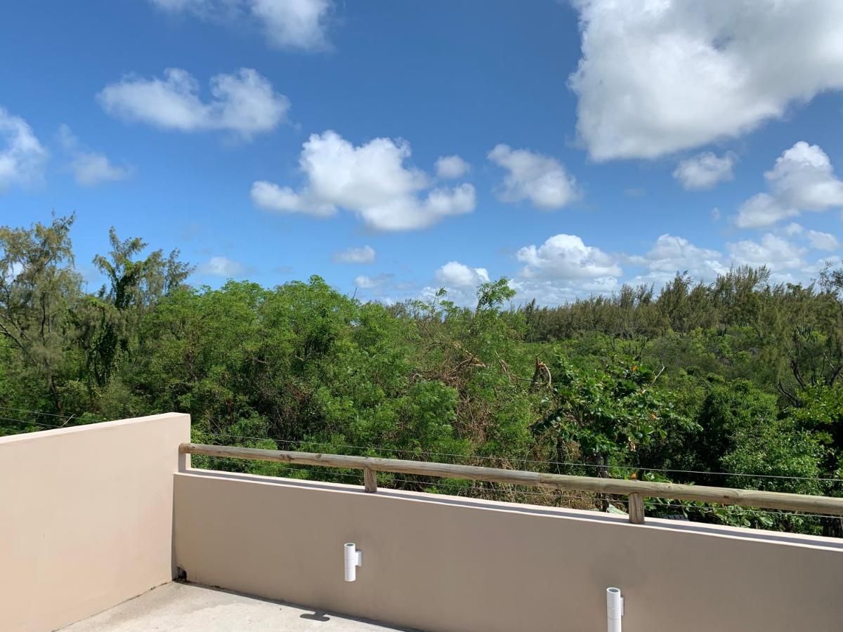 Holiday home Luxury Beachfront With Private Pool - Jolly's Rock Calodyne