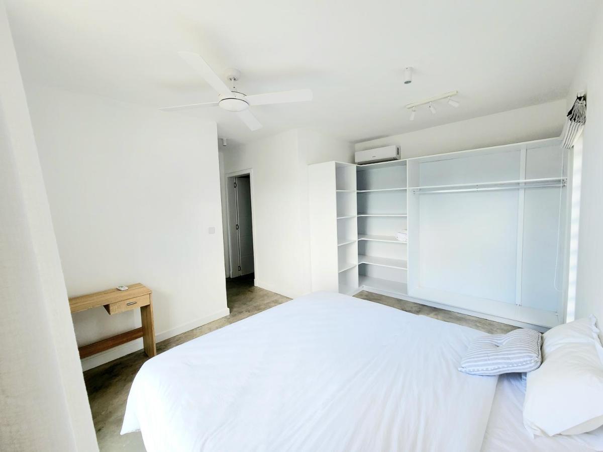 Luxury Beachfront With Private Pool - Jolly's Rock *