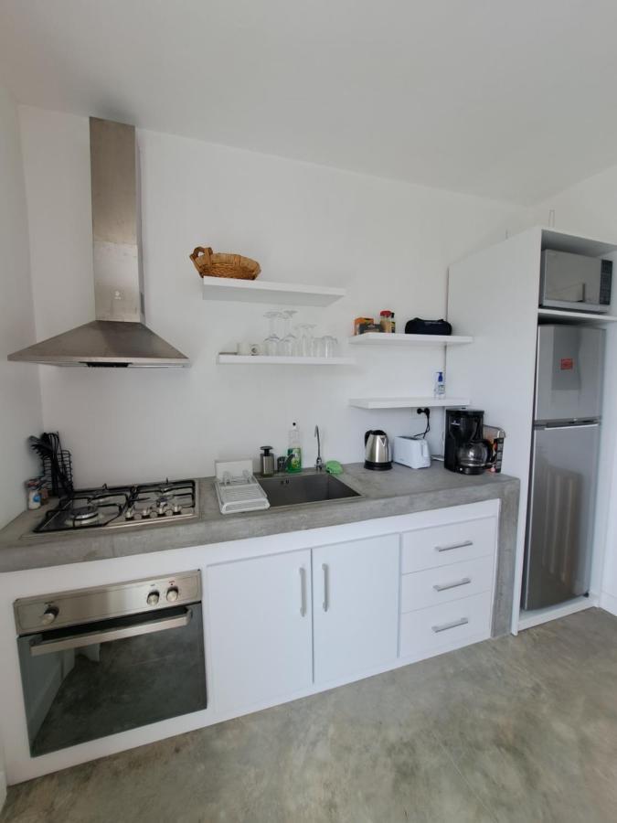 Luxury Beachfront With Private Pool - Jolly's Rock Holiday home *