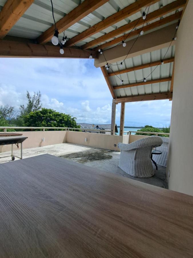Luxury Beachfront With Private Pool - Jolly's Rock Calodyne