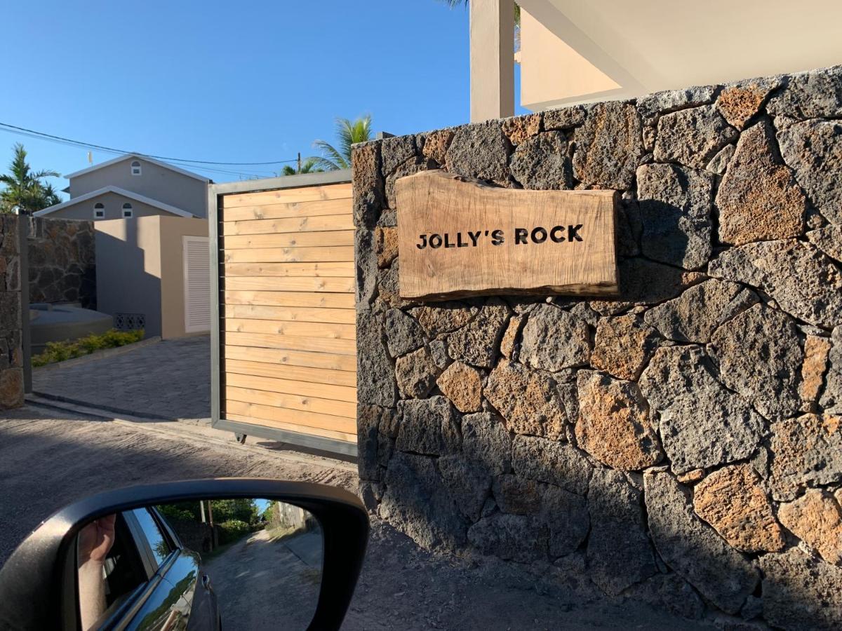 Luxury Beachfront With Private Pool - Jolly's Rock Holiday home Calodyne