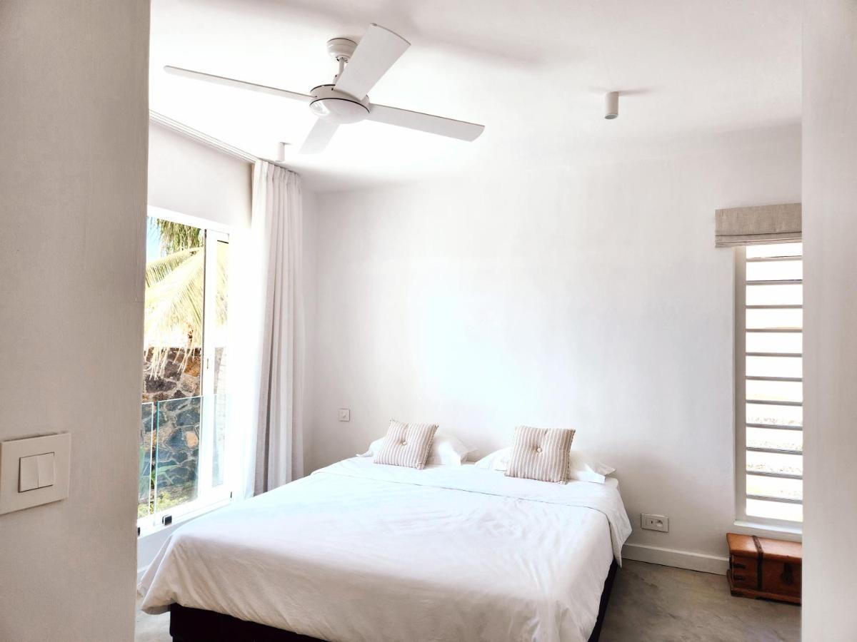 Luxury Beachfront With Private Pool - Jolly's Rock Calodyne