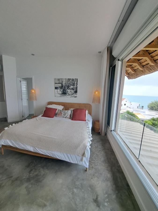 Luxury Beachfront With Private Pool - Jolly's Rock Holiday home