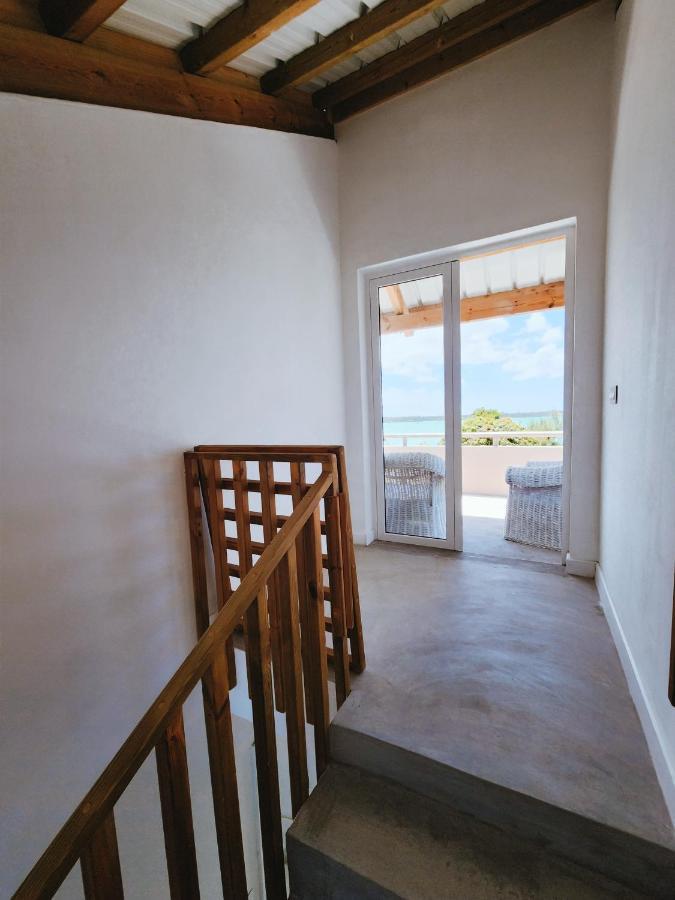 Luxury Beachfront With Private Pool - Jolly's Rock *