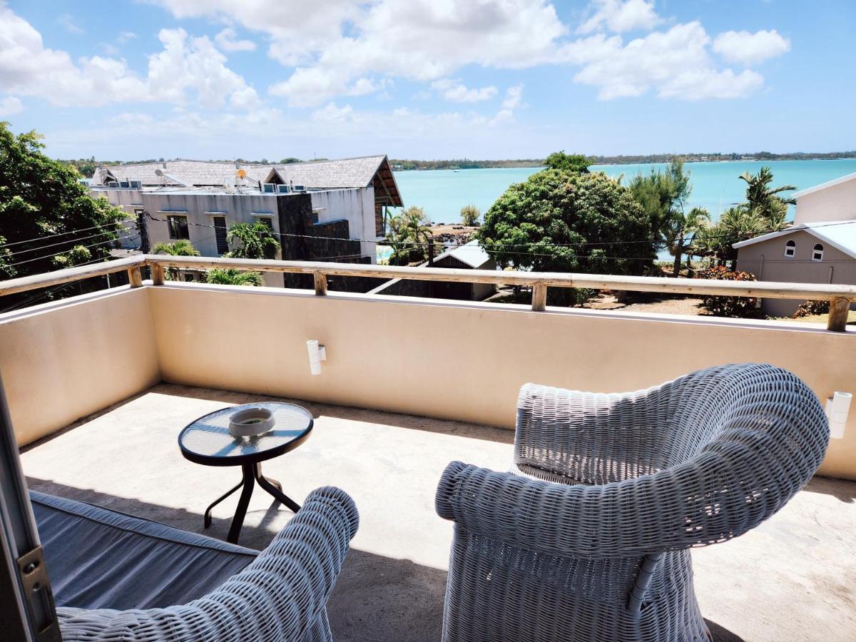 Luxury Beachfront With Private Pool - Jolly's Rock Holiday home *