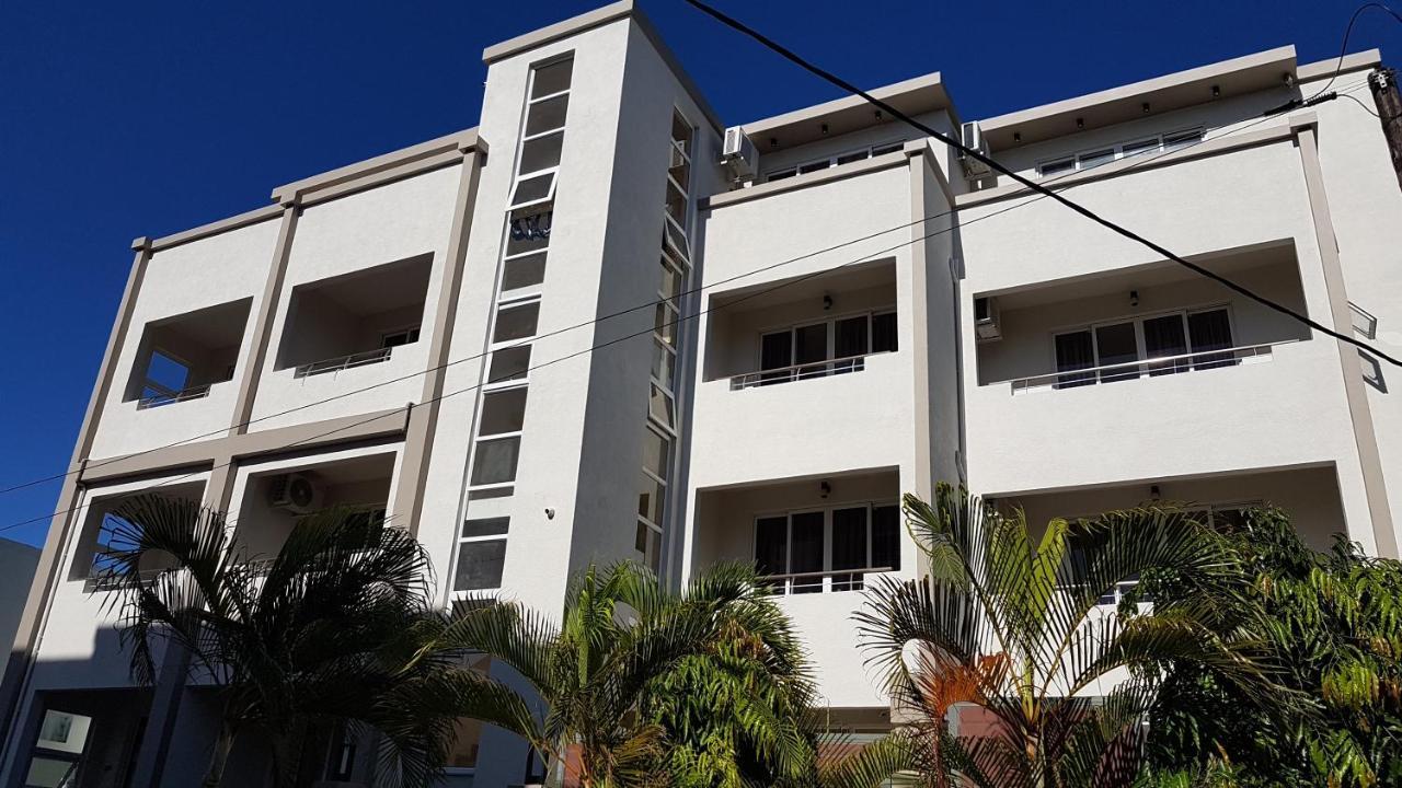 Monalysa St Honore & * Grand Baie
