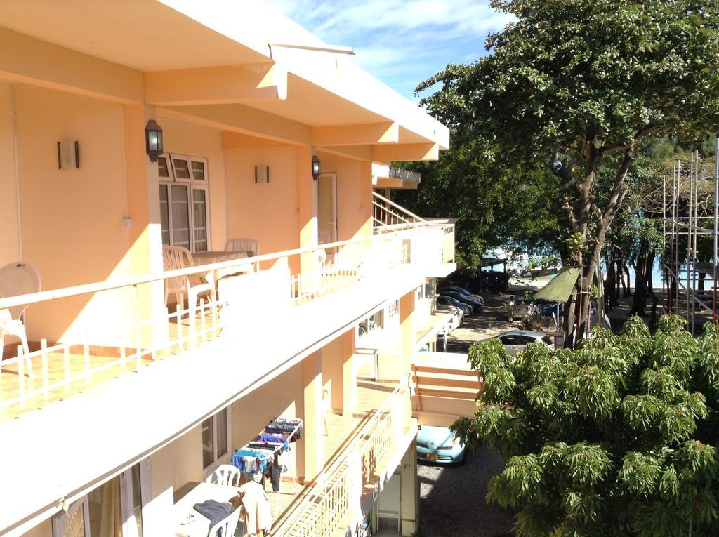 Ebrahim Flats - Grand Baie Beach * Grand Baie