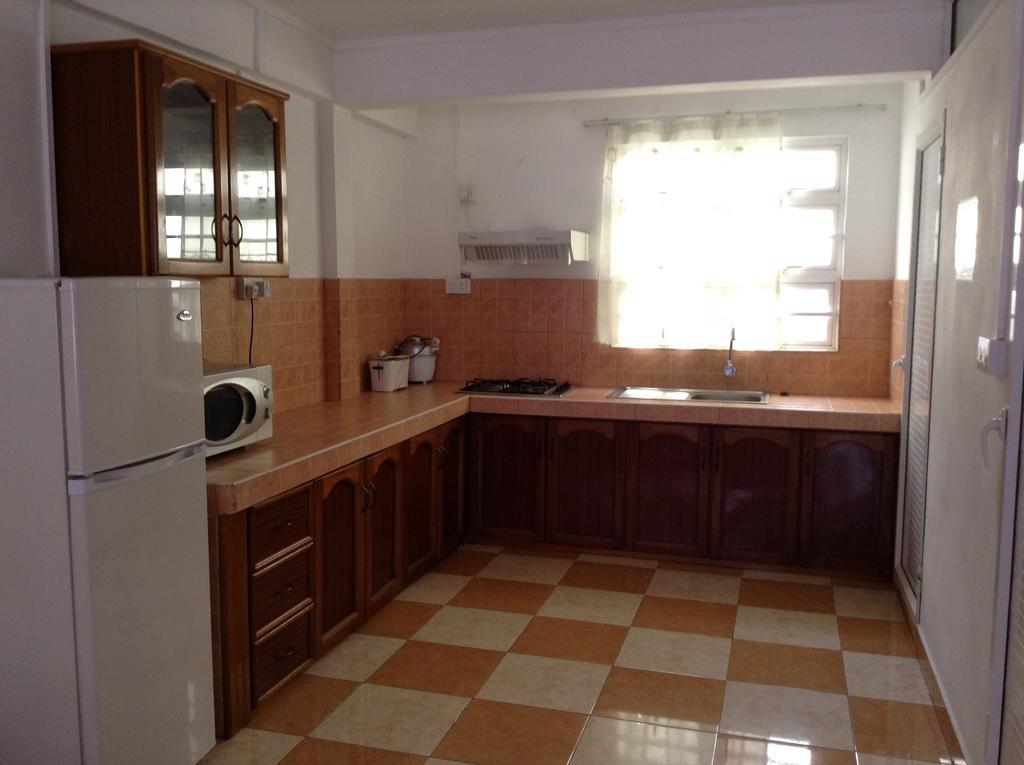 Ebrahim Flats - Grand Baie Beach