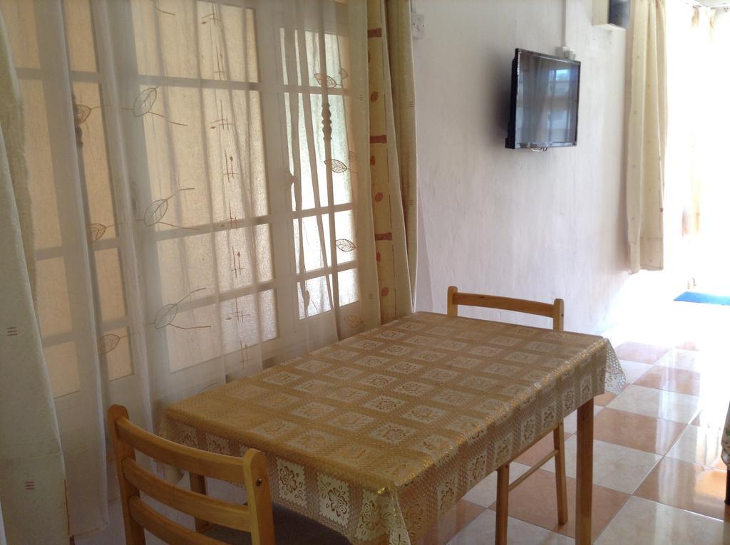 Ebrahim Flats - Grand Baie Beach