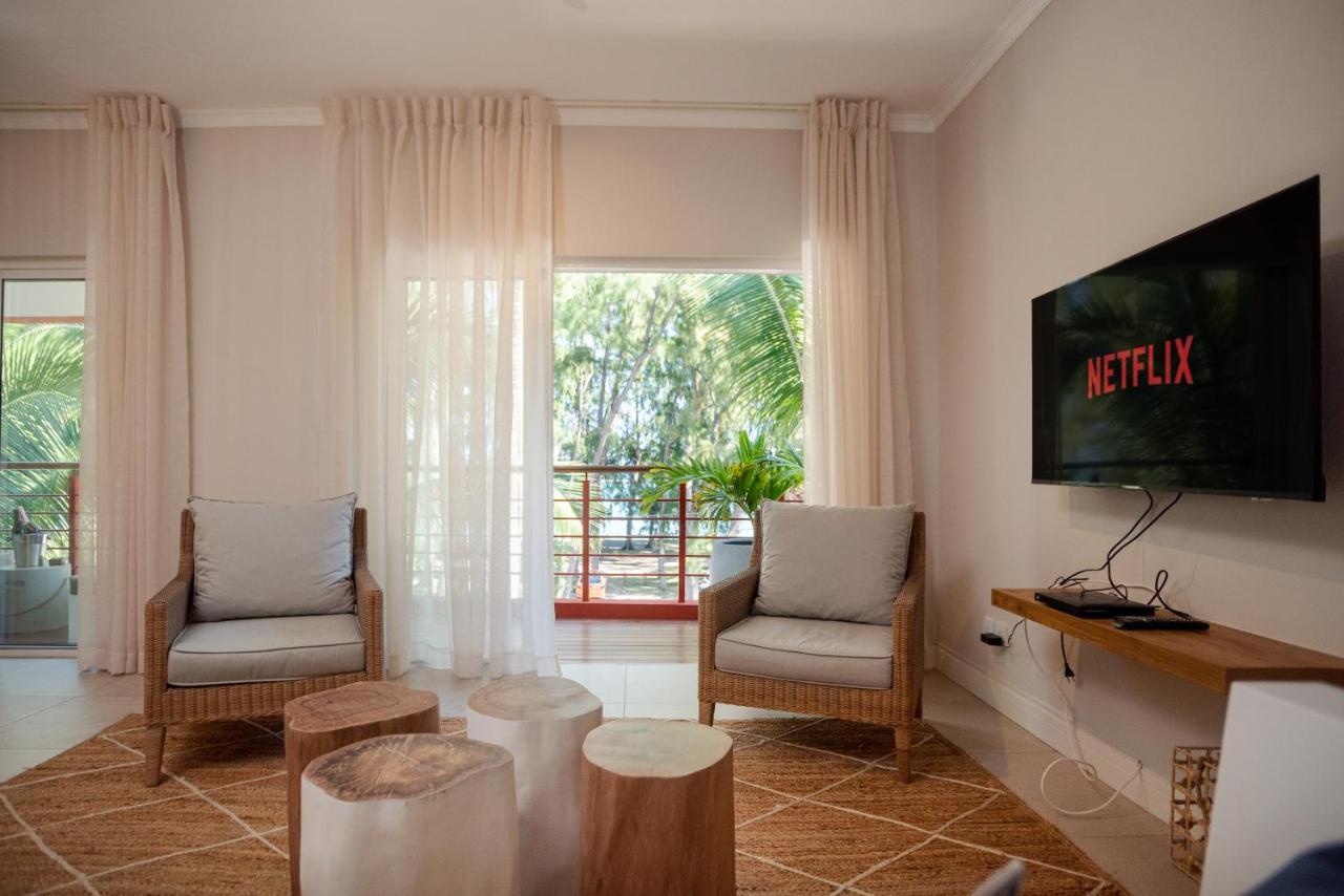 Blue Coral Beachfront Penthouse * Flic en Flac