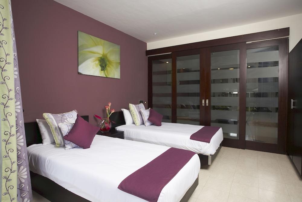 Aparthotel Grand Bay Suites
