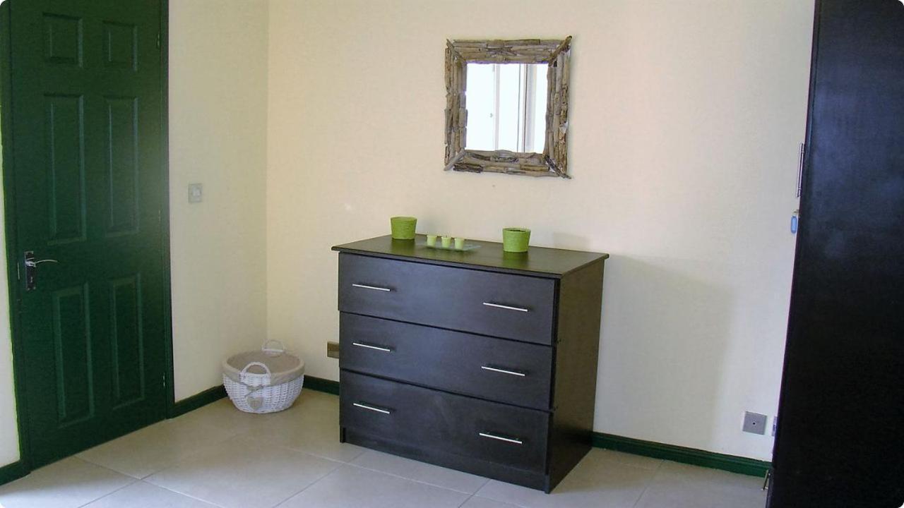 Althea's Nice, Comfy 4 Bedroom Townhouse With Pool In Bay- Ah 1