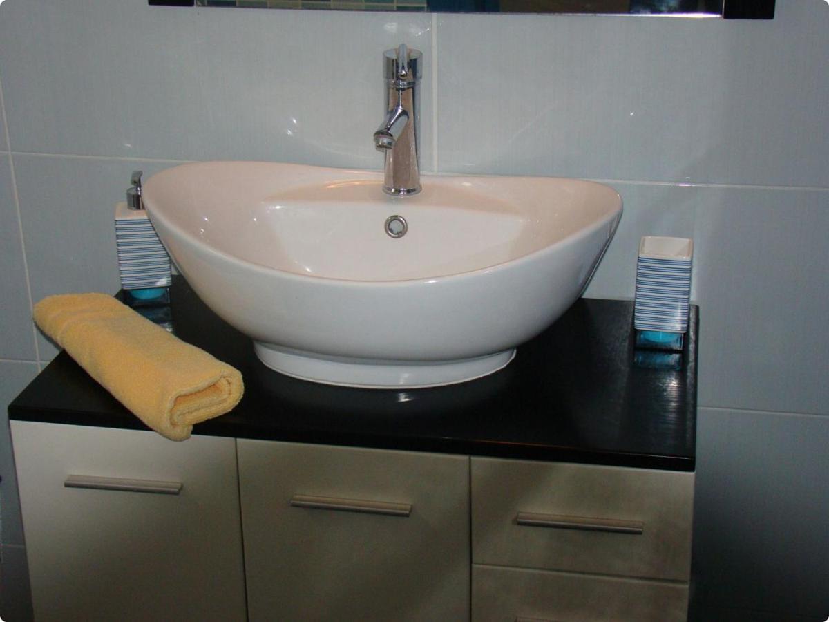 Althea's Nice, Comfy 4 Bedroom Townhouse With Pool In Bay- Ah 1