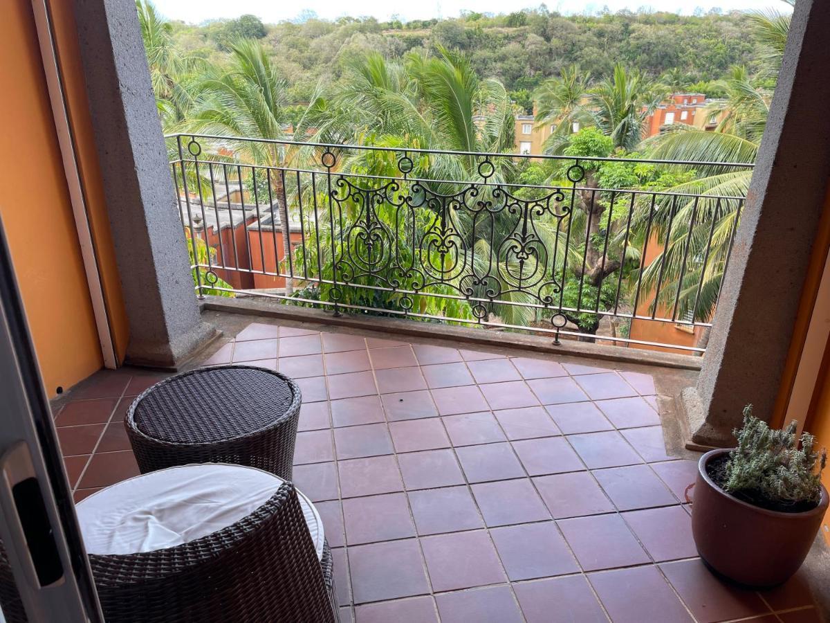 Picturesque Riverside 2-bedroom Ensuite In Port Chambly Terre Rouge (Mauricio)