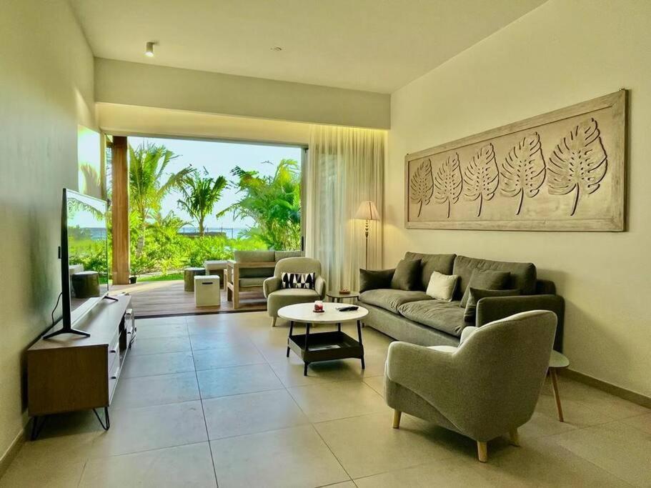 A Beachfront Haven - Ocean Point B2 Apartment *