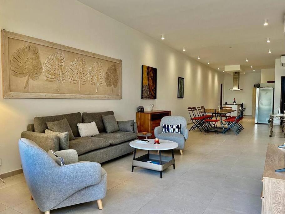 A Beachfront Haven - Ocean Point B2 Apartment Pointe aux Piments