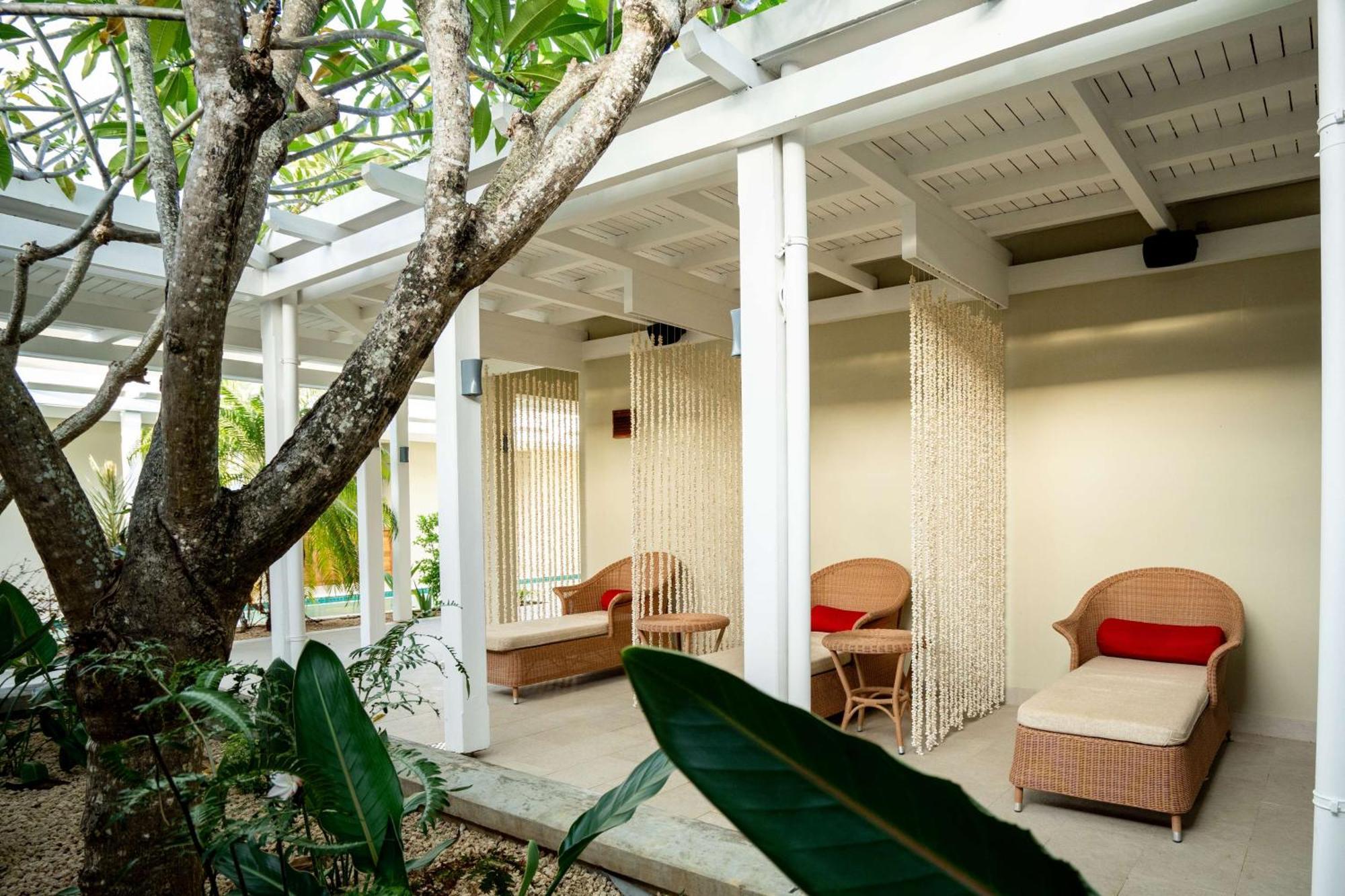 Radisson Blu Azuri & Resort 4*