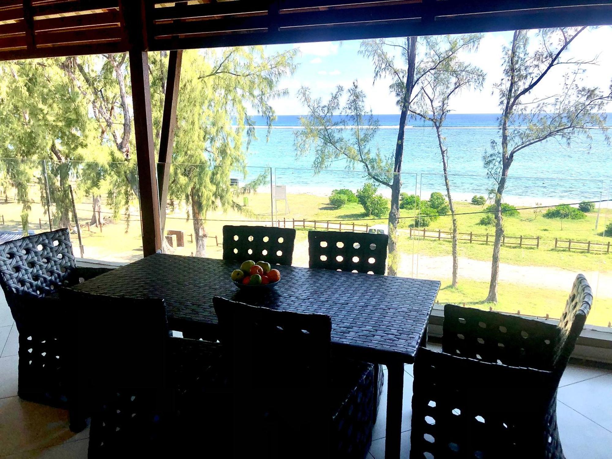 Blue Lagoon Seafront Penthouse * Flic en Flac