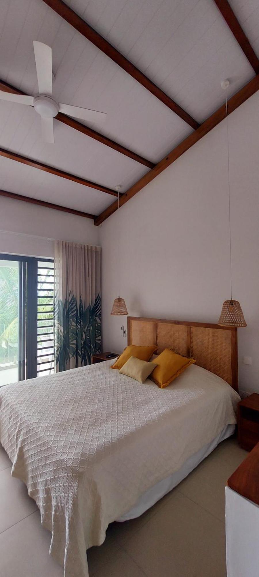 Canari Waterfront Guest house *