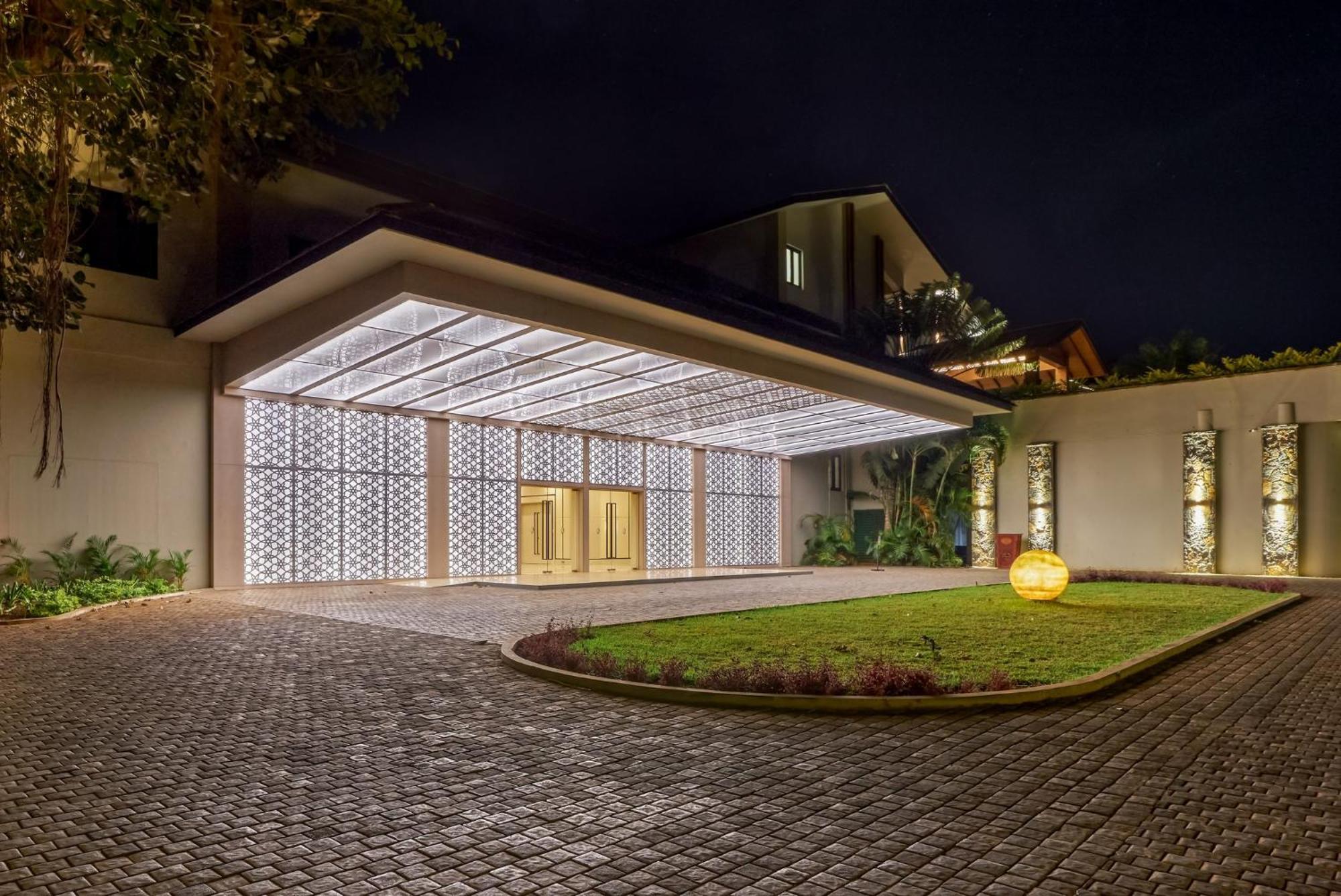 Intercontinental Mauritius By Ihg Resort 5*