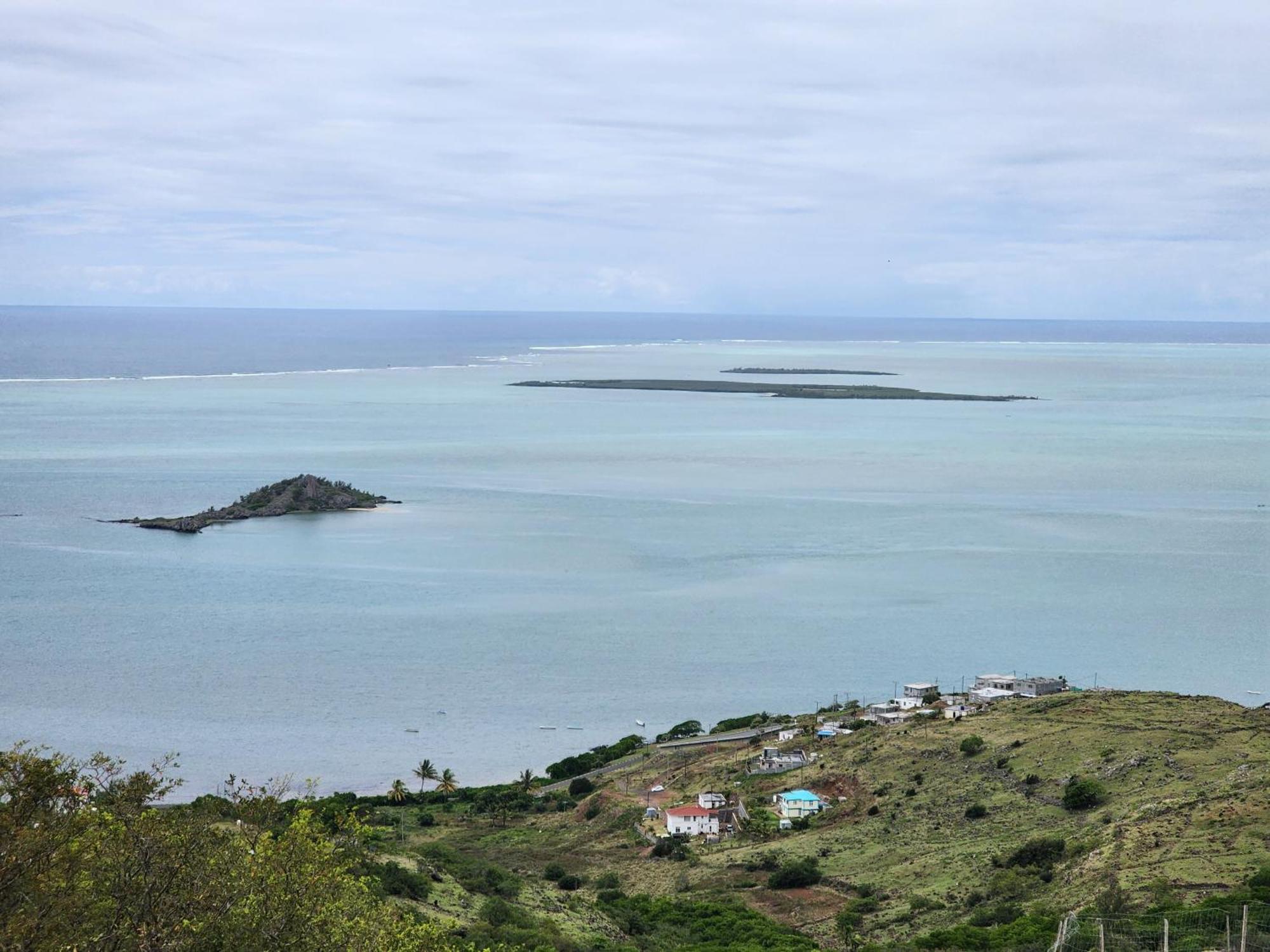 Chez Tonio Magic Ocean View Holiday home Port South East