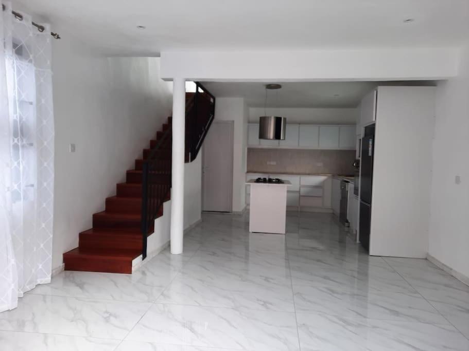 Apartment Charming 2 Bedroom Private House