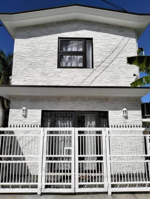 Charming 2 Bedroom Private House *