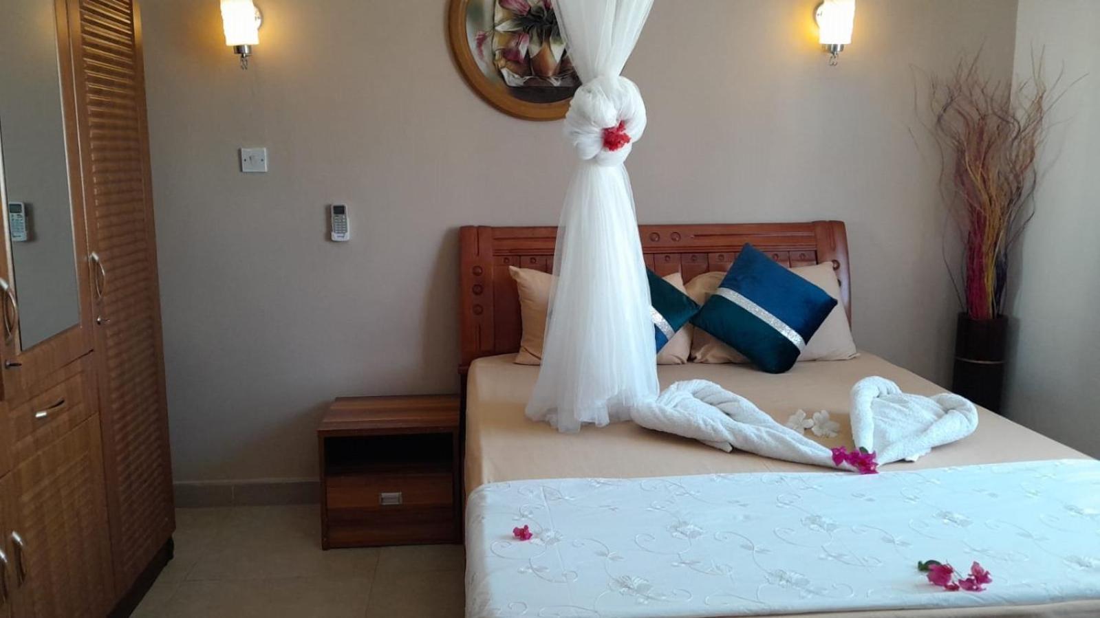 Santa Avec Piscine Et Jardin Holiday home