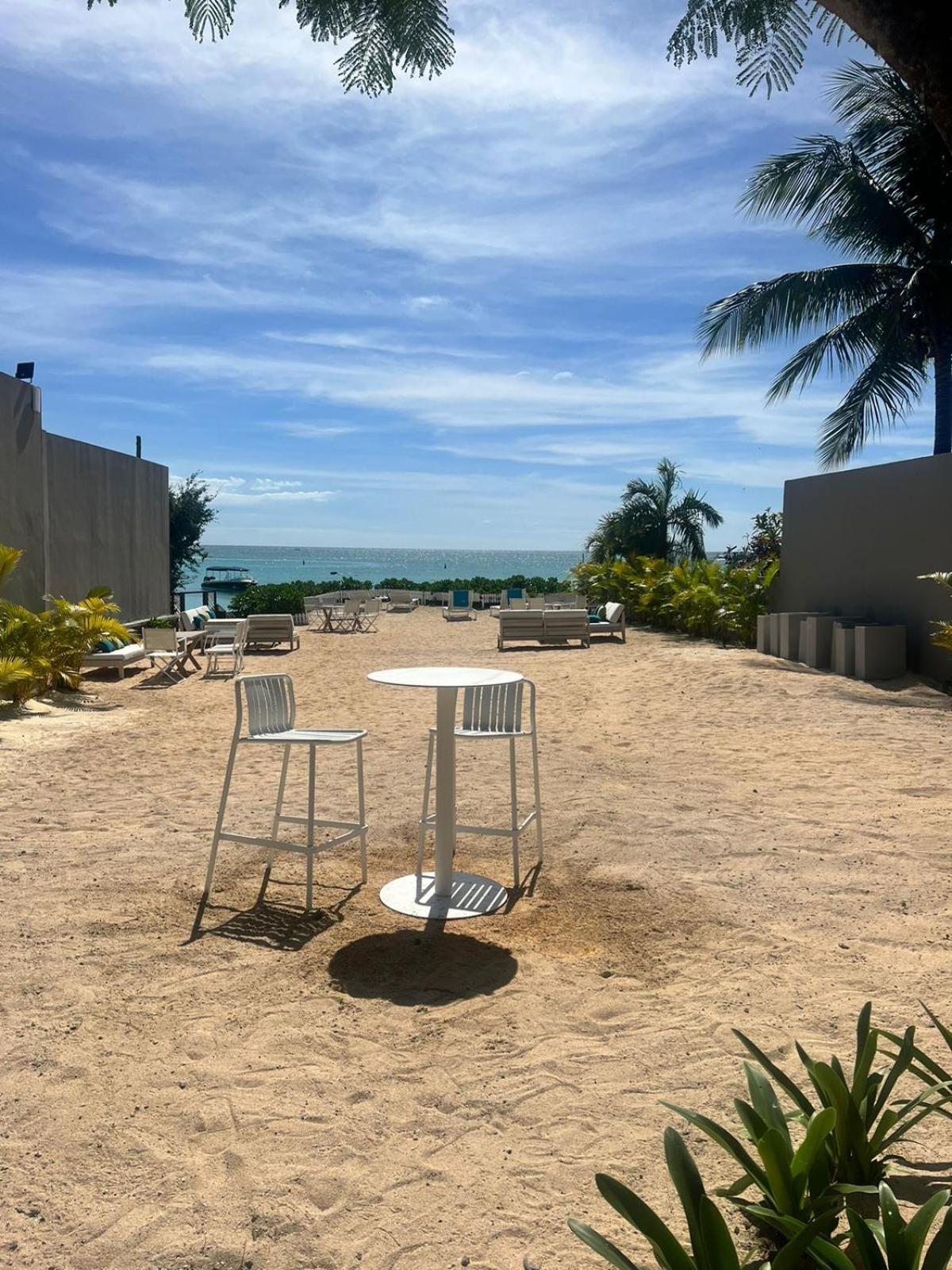 Eden: Beachfront Luxury With Private Rooftop Pool * Grand Baie