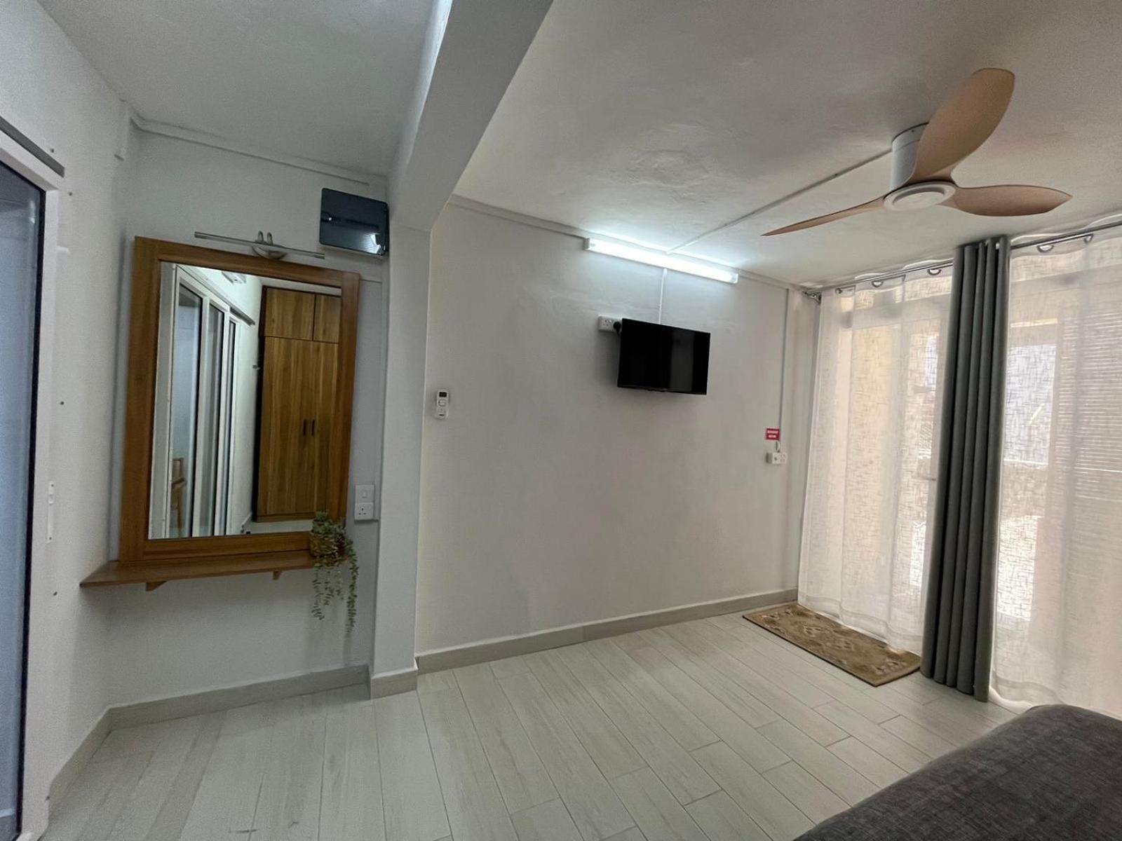 Ebrahim Flats - Grand Baie Beach Apartment *