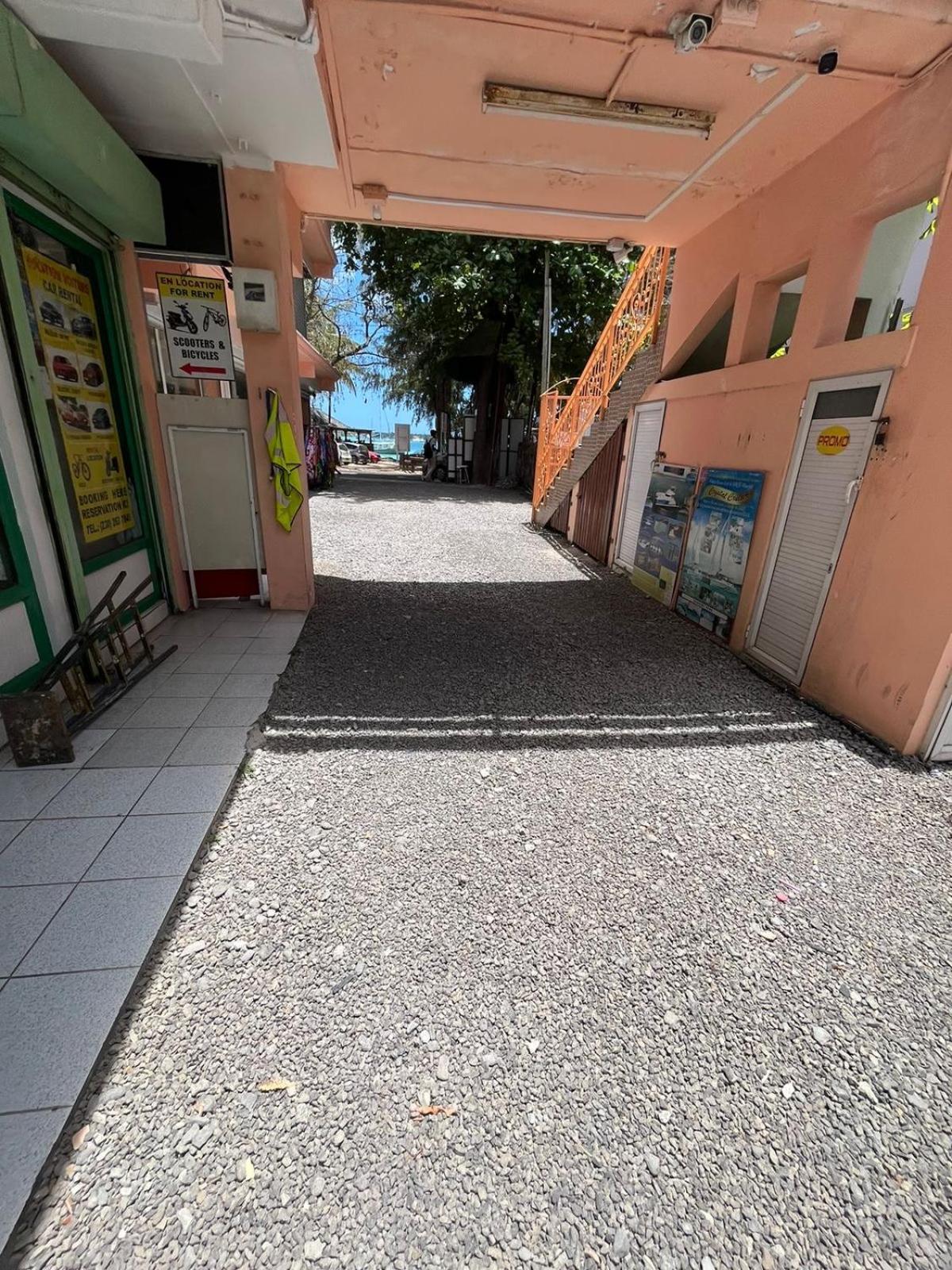 Ebrahim Flats - Grand Baie Beach * Grand Baie