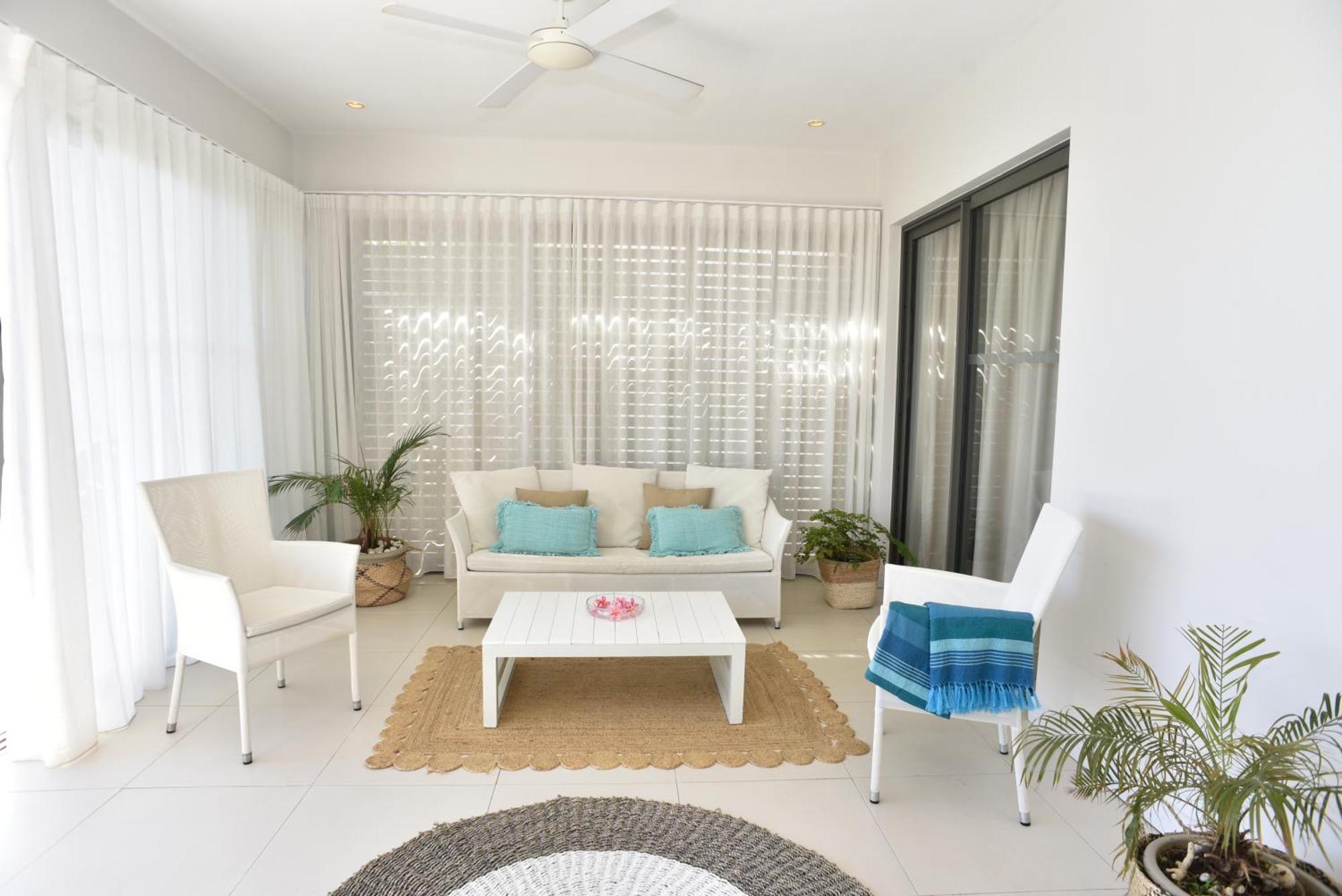 Cap Ouest Beachfront Luxury Penthouse & Flic en Flac