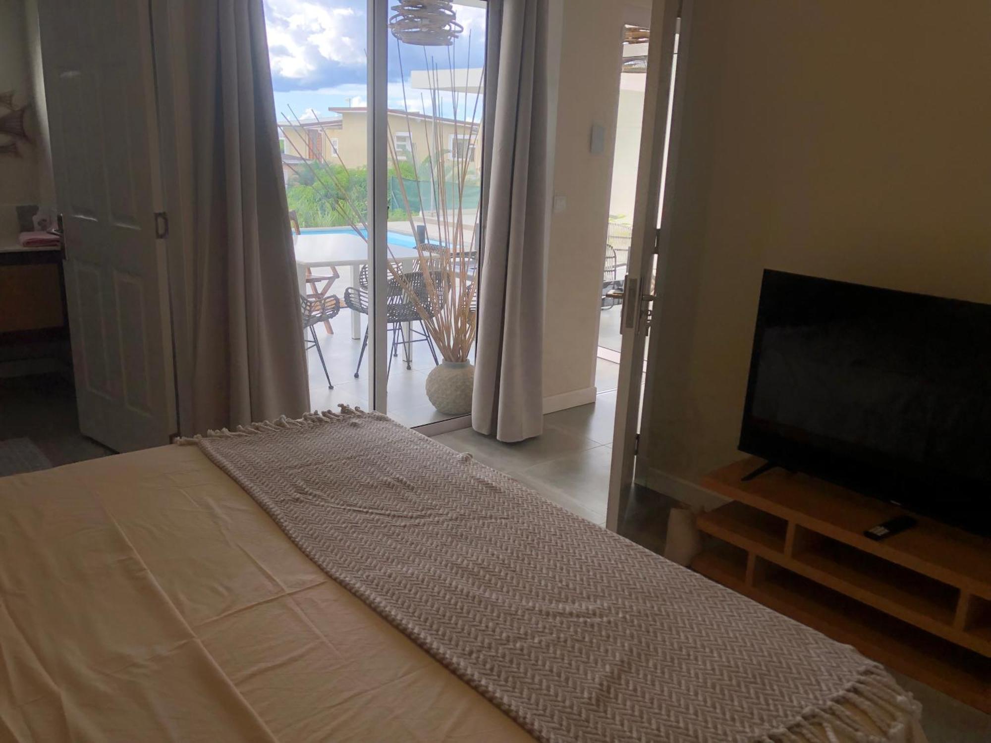 Elomy Villa