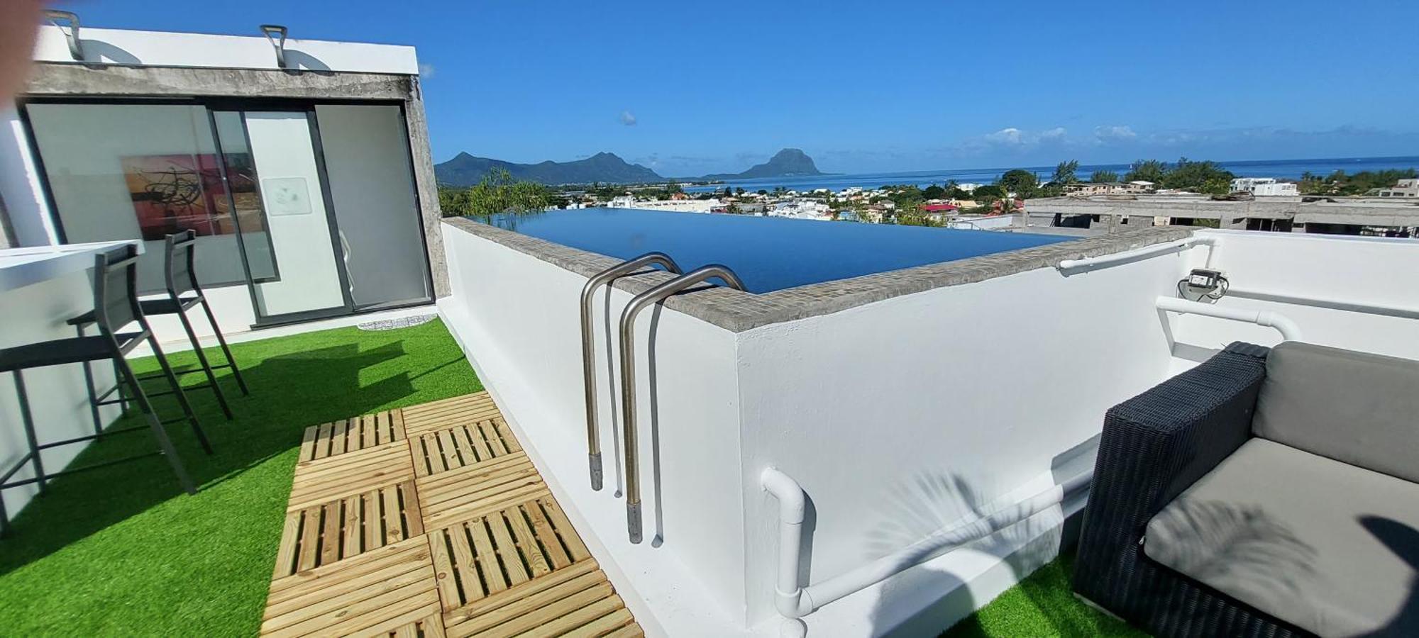 Apartment Design Loft-private Pool Tamarin