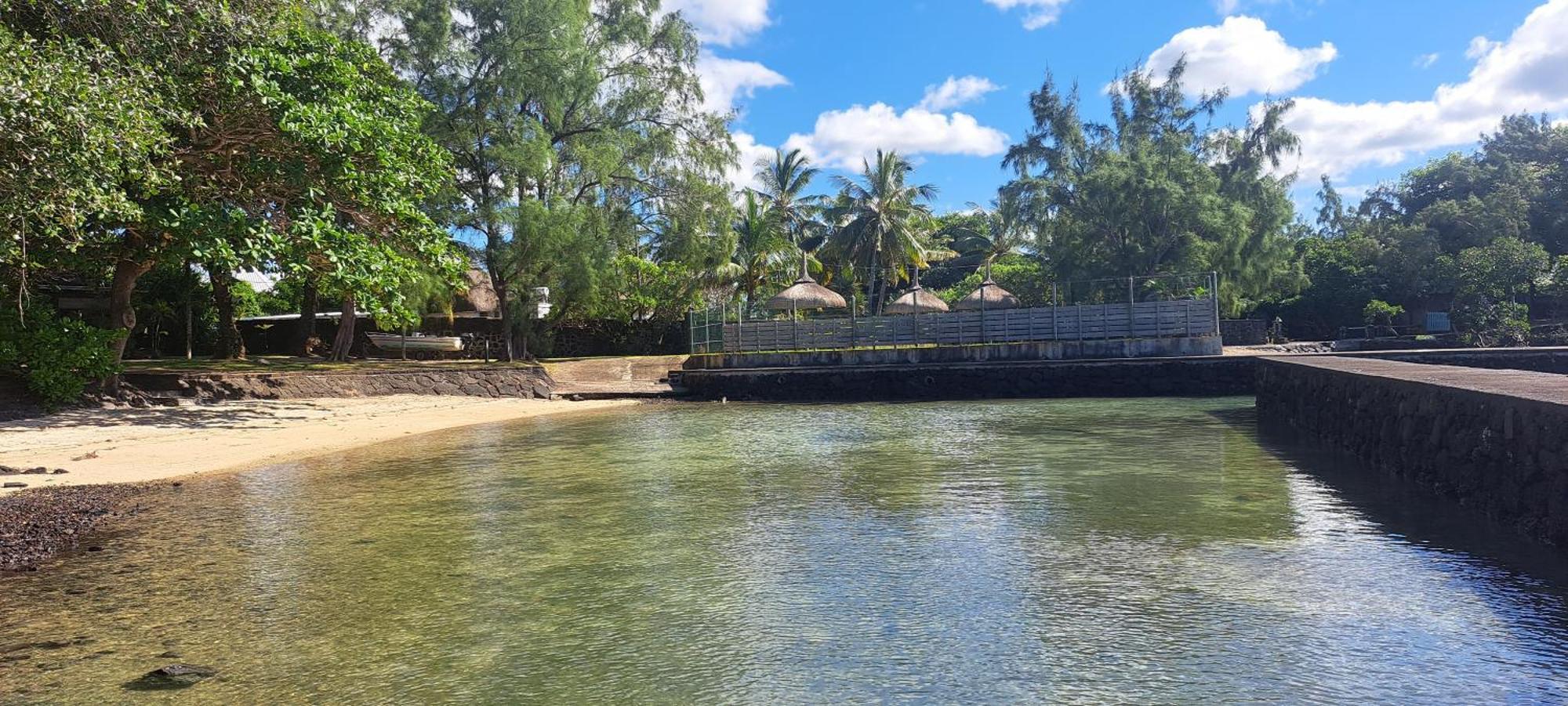 Clair De Lune - Private 2 Bedrooms Beachfront *