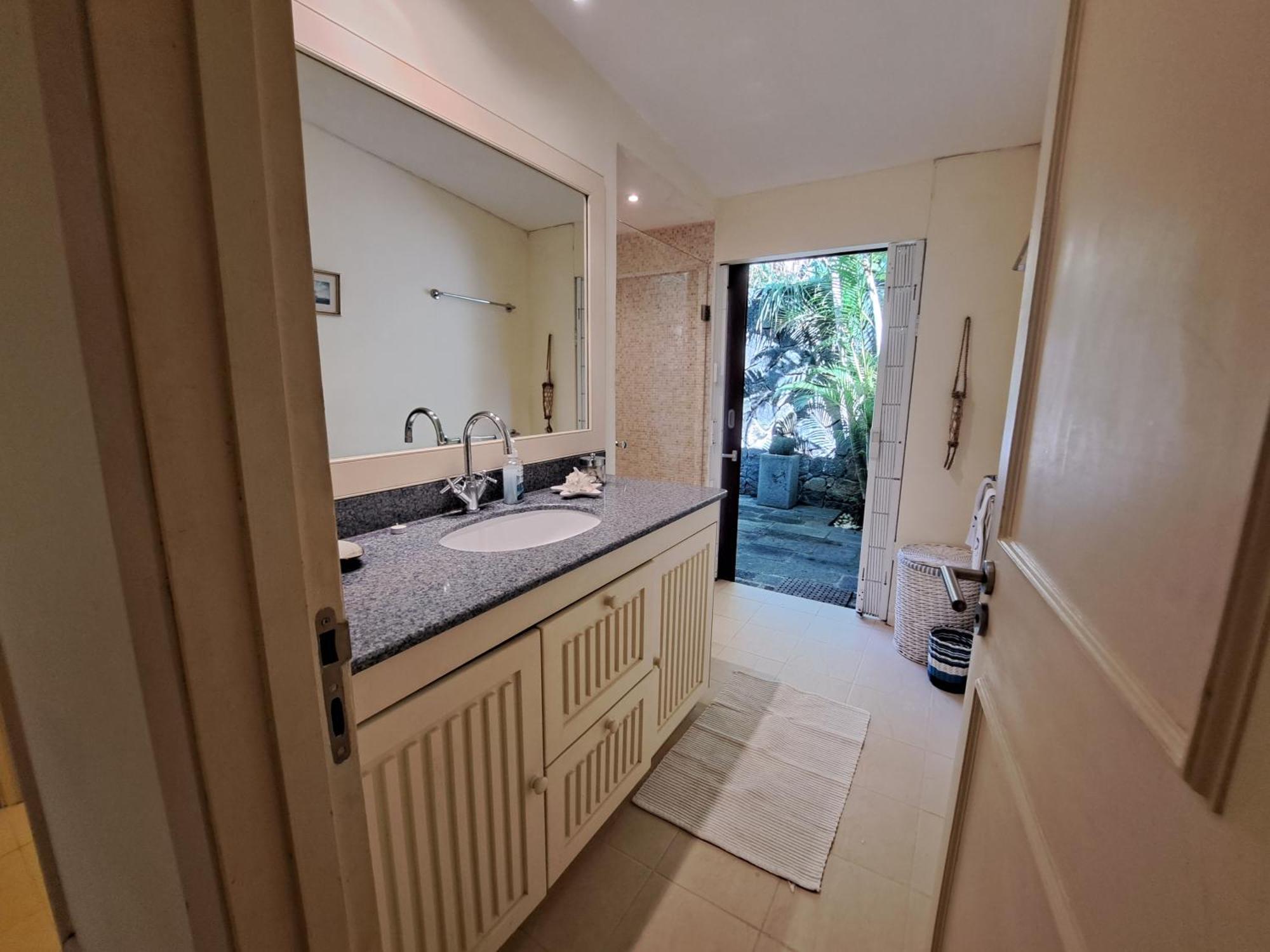 Villa Clair De Lune - Private 2 Bedrooms Beachfront Trou d'Eau Douce