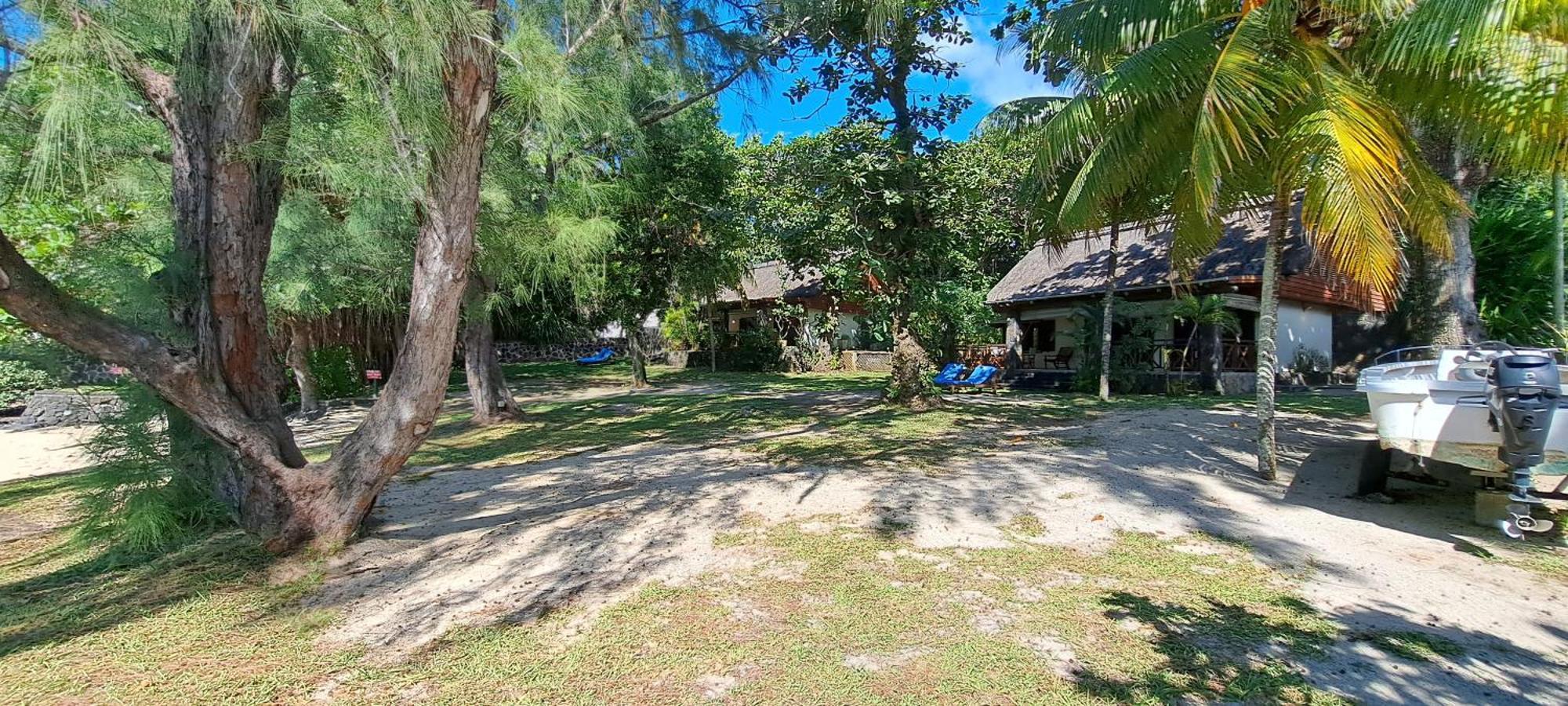 Clair De Lune - Private 2 Bedrooms Beachfront Villa *