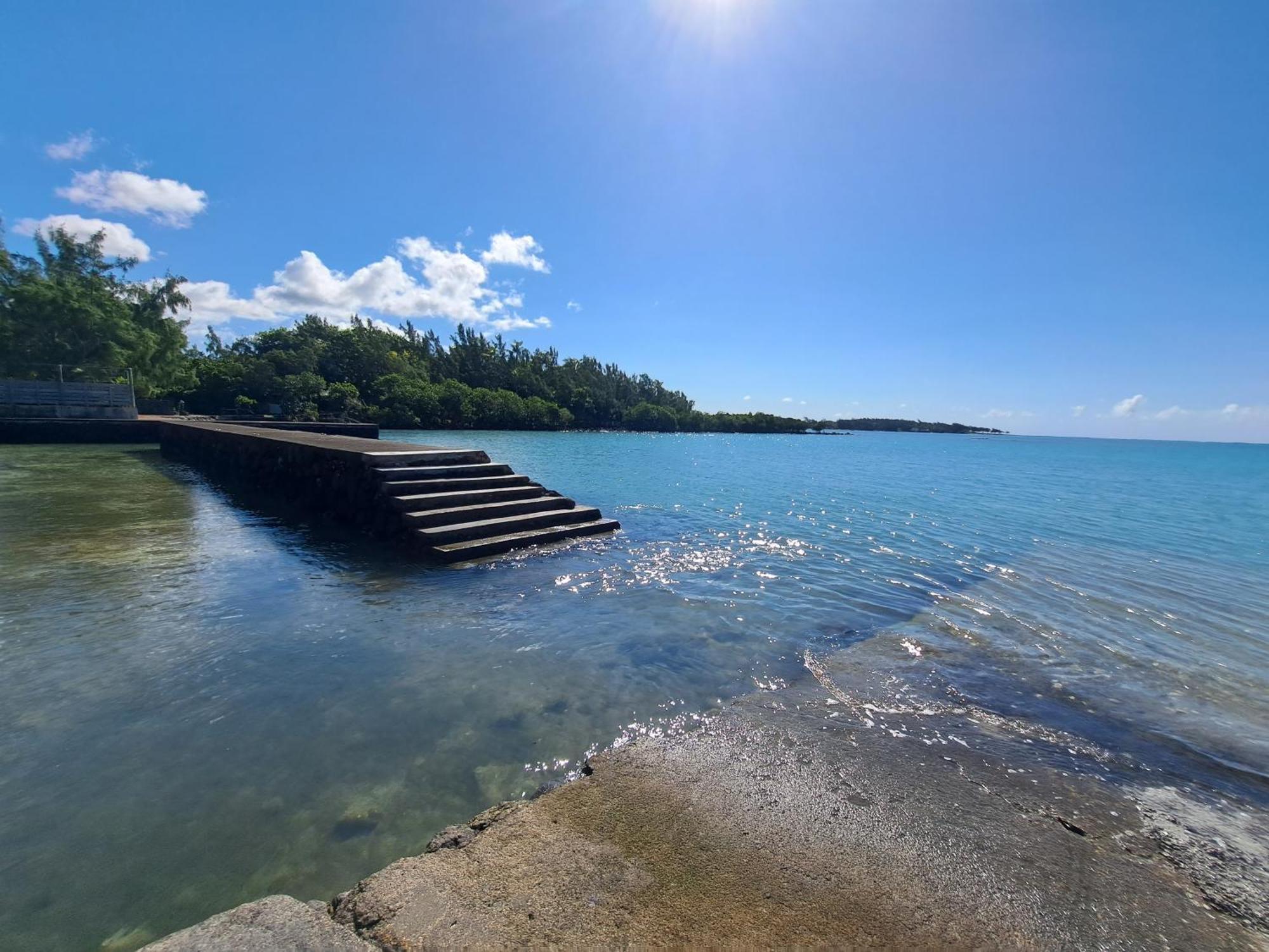 Clair De Lune - Private 2 Bedrooms Beachfront Villa Trou d'Eau Douce