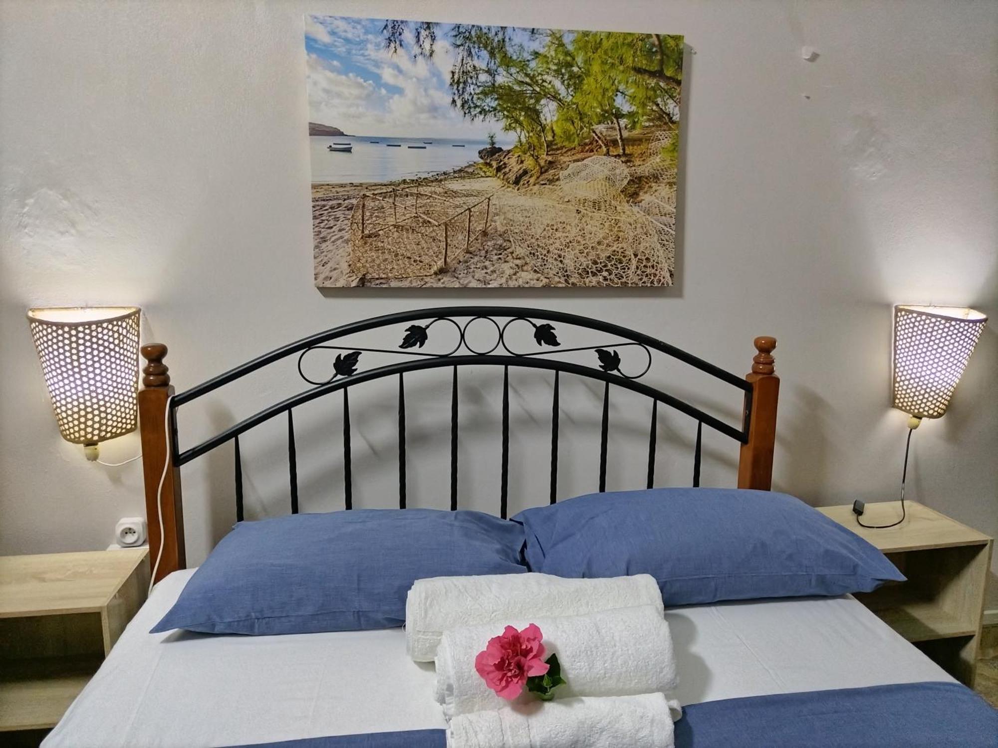 La Romance Kreol Eau Vanee