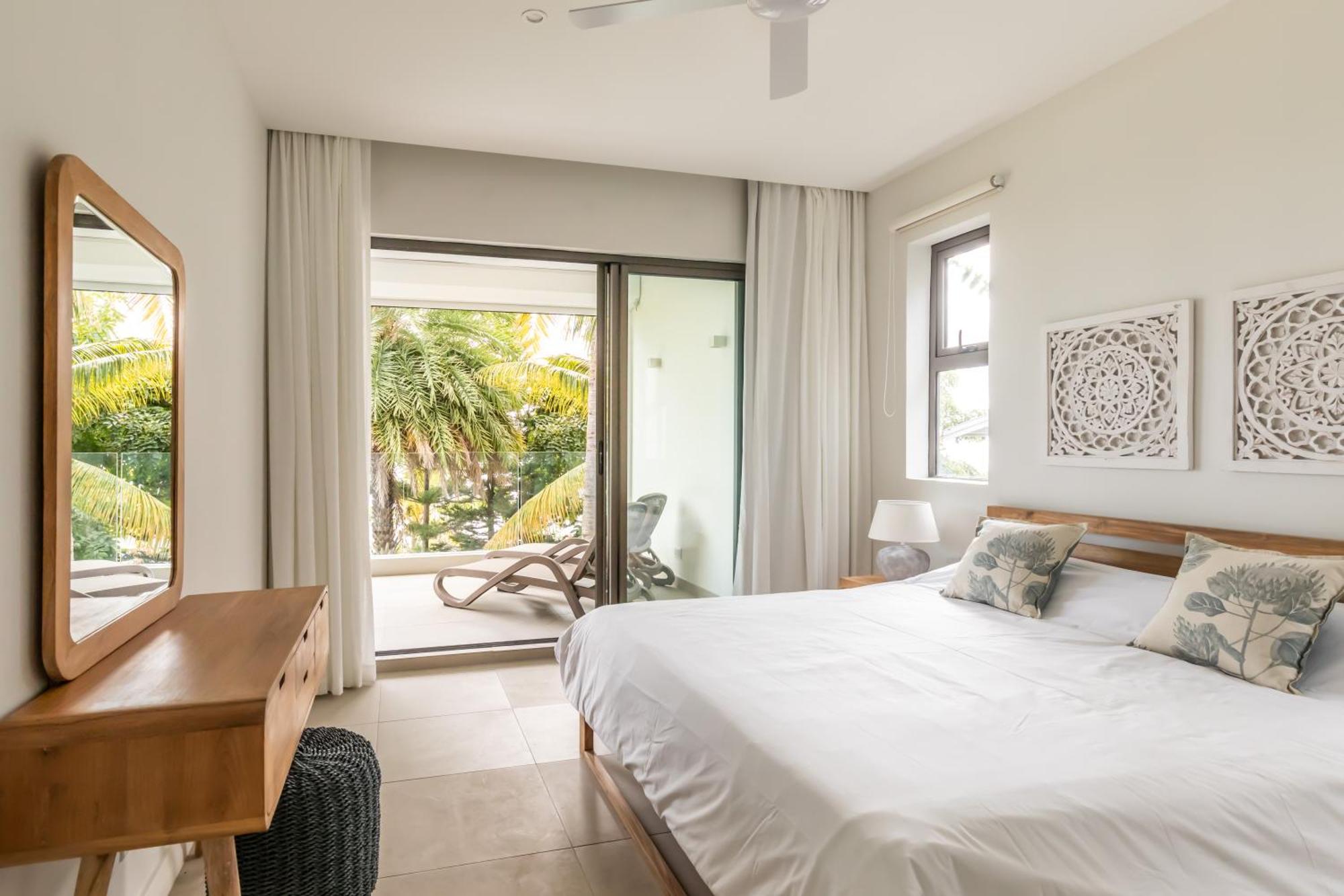 Apartment Caplage -beach Front Luxury At Searock