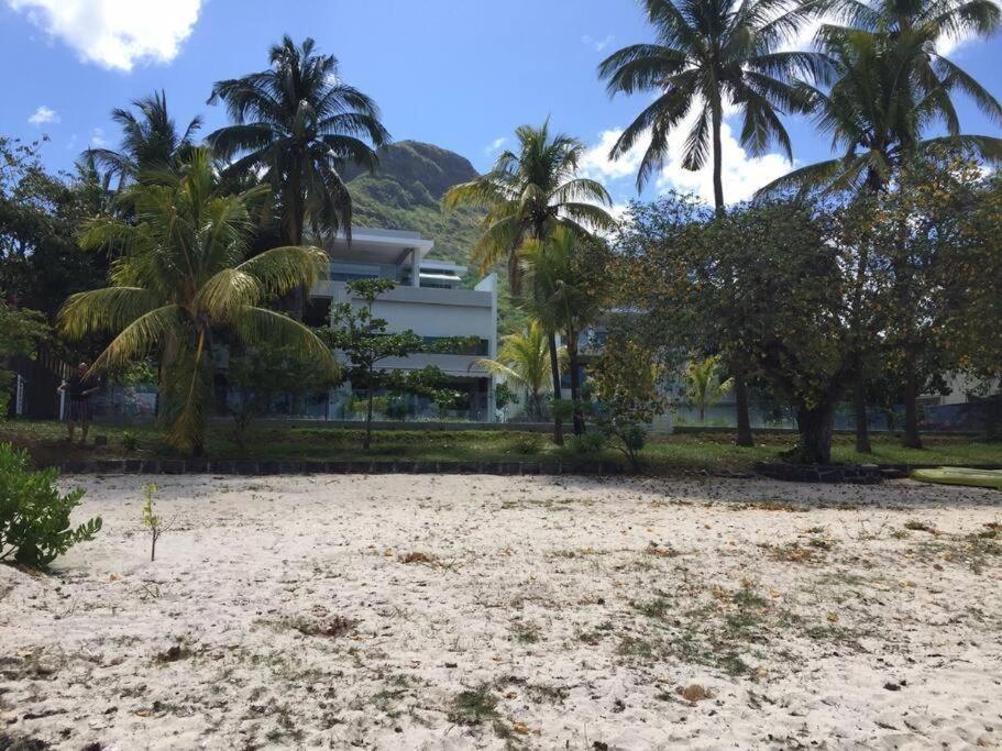 Caplage - Beachfront Ground Floor In Apartment *