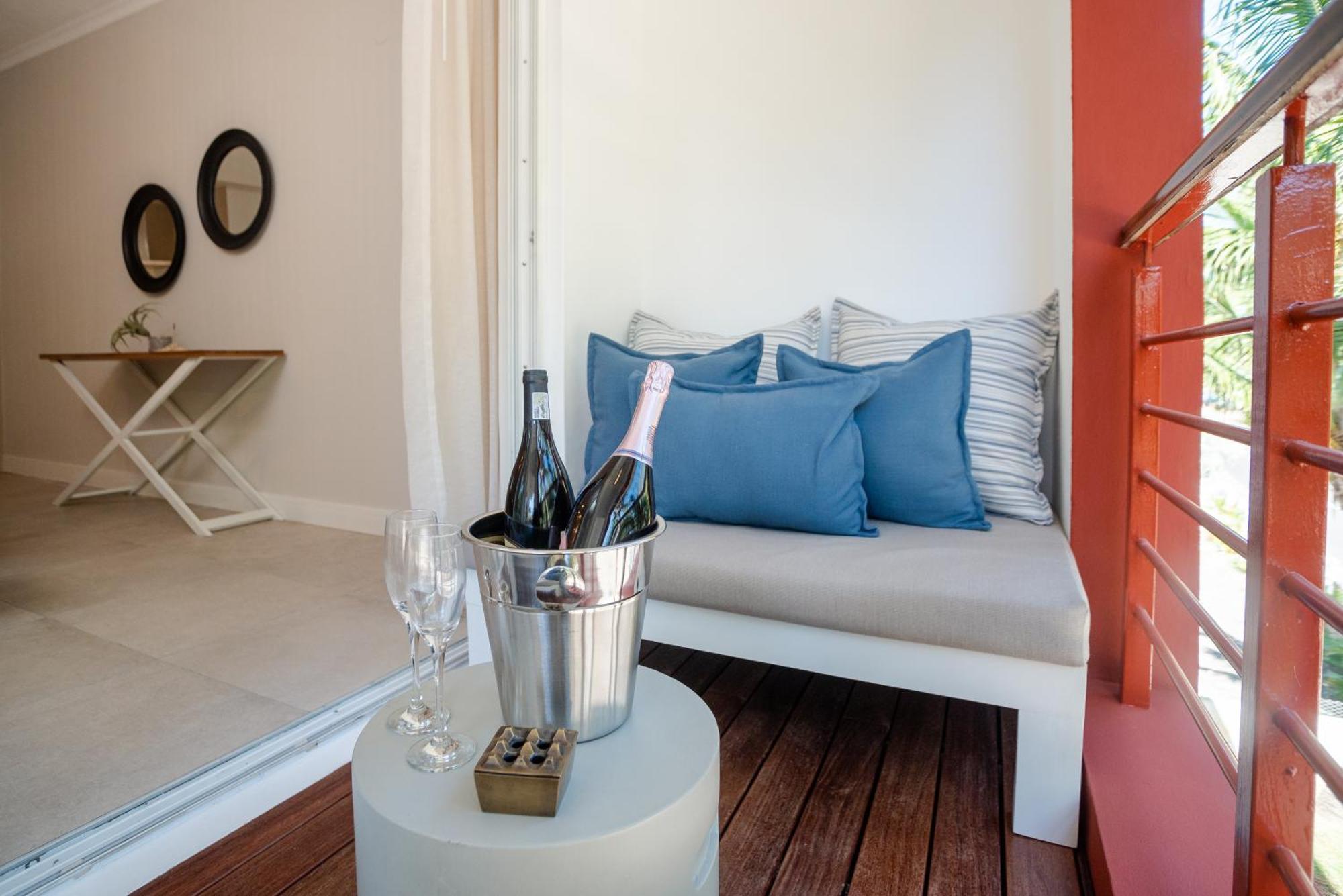 Apartment Blue Coral Beachfront Penthouse