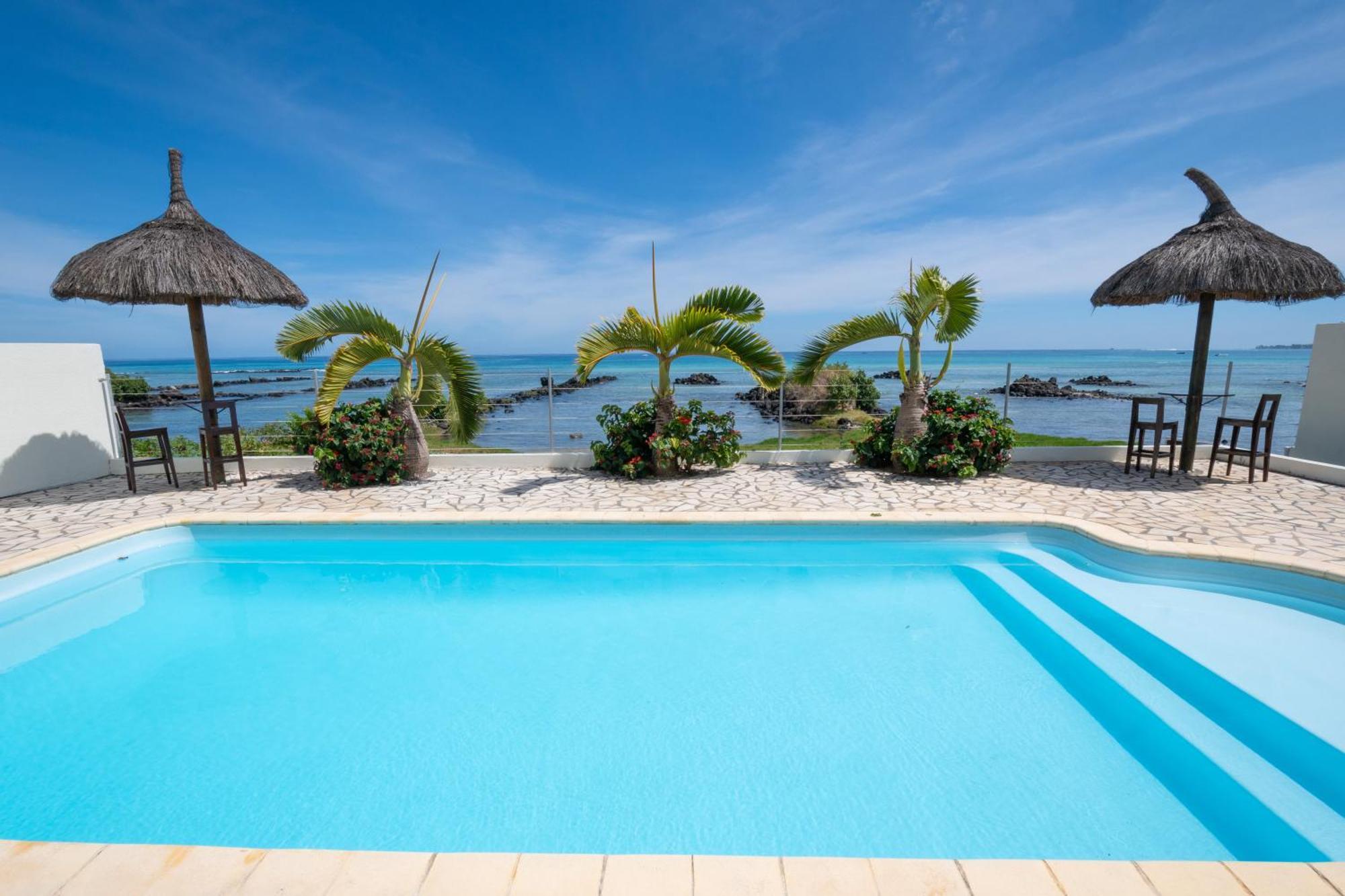 Beachfront Vista * Triolet