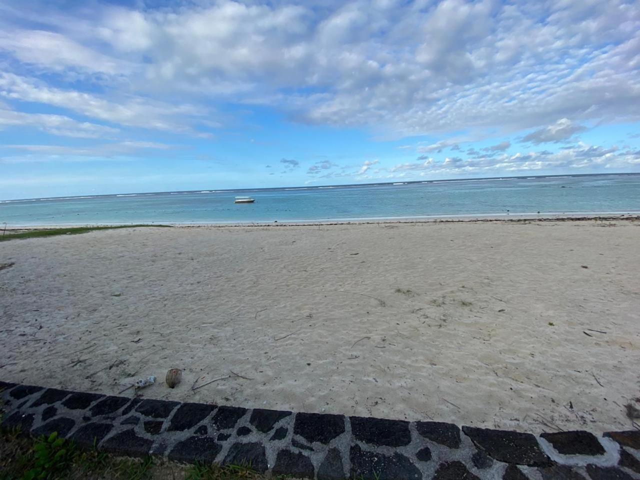 No2 - Sun Tan Palmar Villa Belle Mare