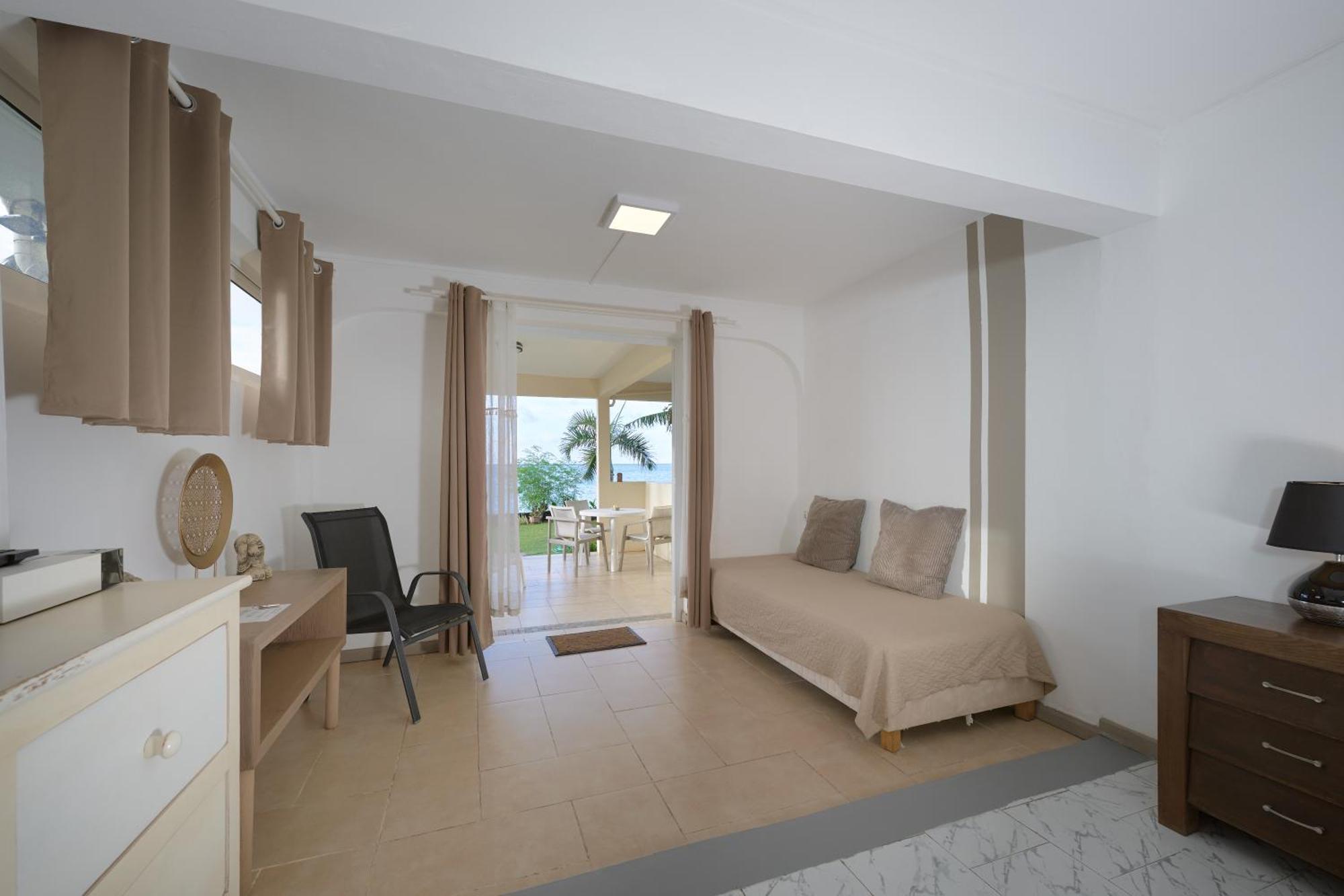 Lagoon View Apartment *